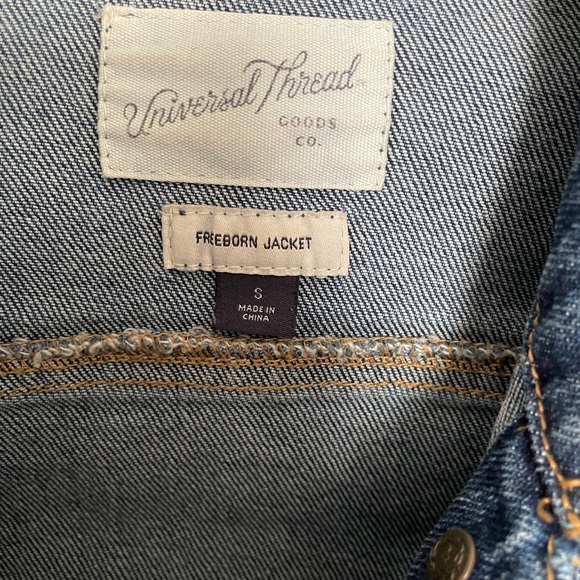 👑women’s Jean Jacket! - Picture 2 of 2